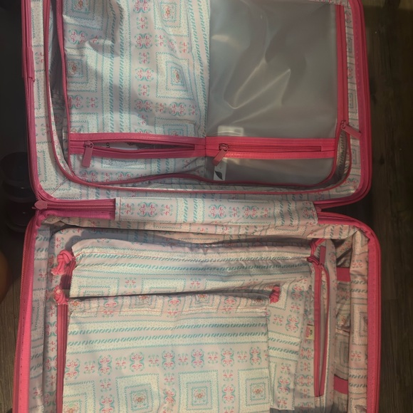 Beis Barbie Carry On - Picture 5 of 5